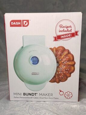 Dash Mini Bundt Maker